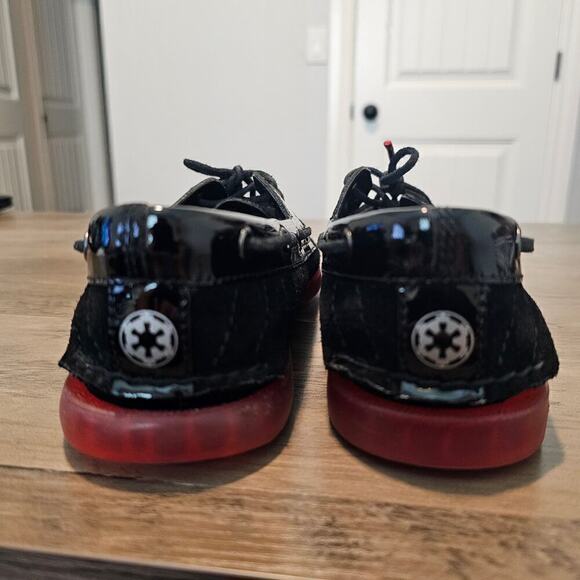 Sperry x Star Wars Flats Womens Size 7.5 Black A/O 2-Eye Darth Vader Leather Red - Picture 8 of 9